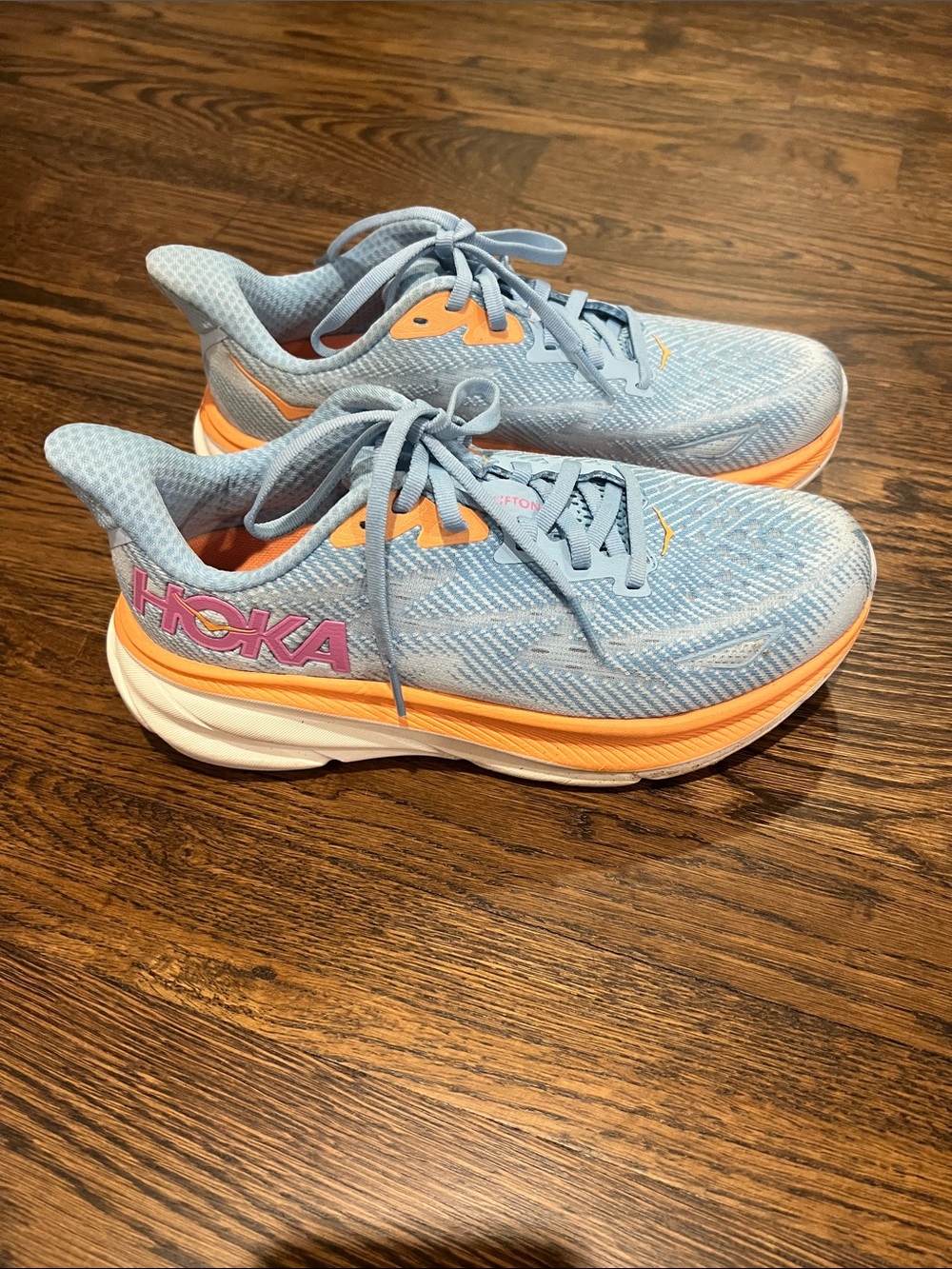Women’s Hoka Clifton  shoes size 37 1/2 worn twice a size too small tor me